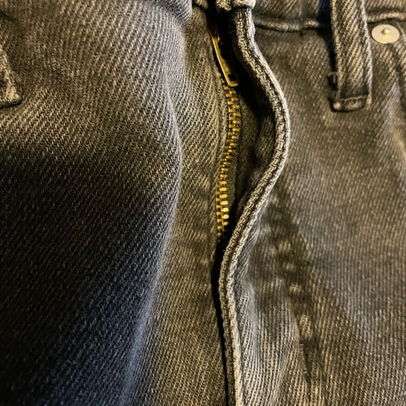 Madewell - Mid Rise Kick Out Jeans in Black Size 26 - Picture 8 of 9